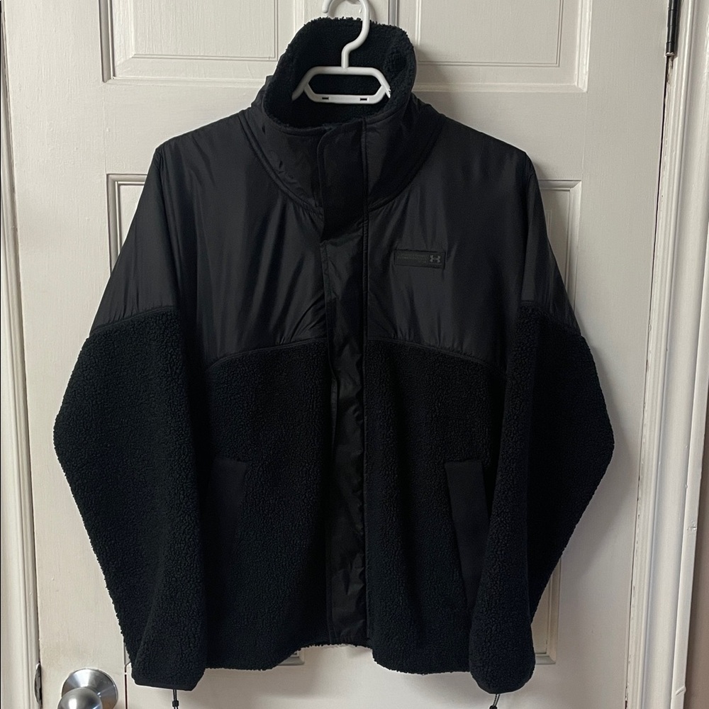 Under Armour Mission black boucle athletic fall jacket women’s size medium